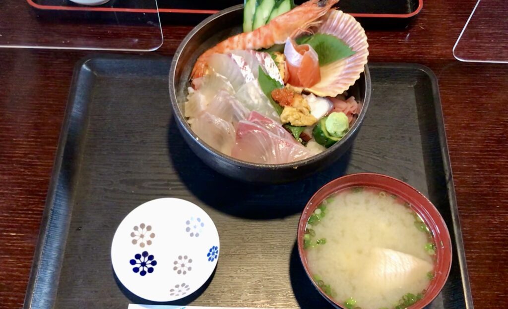 天草の水天の海鮮丼