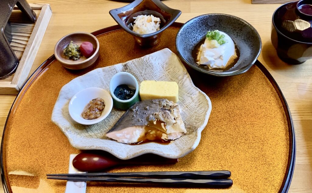 やべのもりの和食の朝食